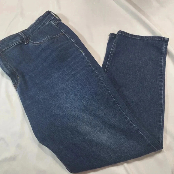 Old Navy Power Slim Straight Leg Jeans. - Picture 3 of 13